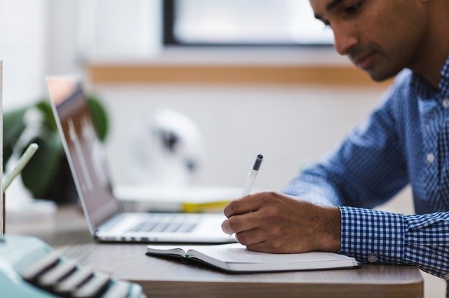 man-g027d0cf16_640 content writing services in pakistan